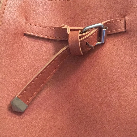 Small Basic Handbag - Picture 4 of 5